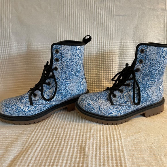 Harlow & Lloyd Victorian Blue Floral vegan boots - Picture 4 of 6